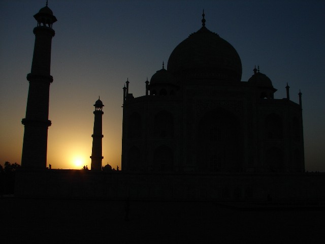 Couché de soleil sur le Taj Mahal