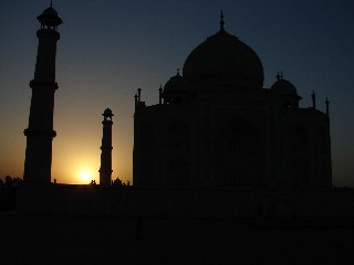 Couch de soleil sur le Taj Mahal